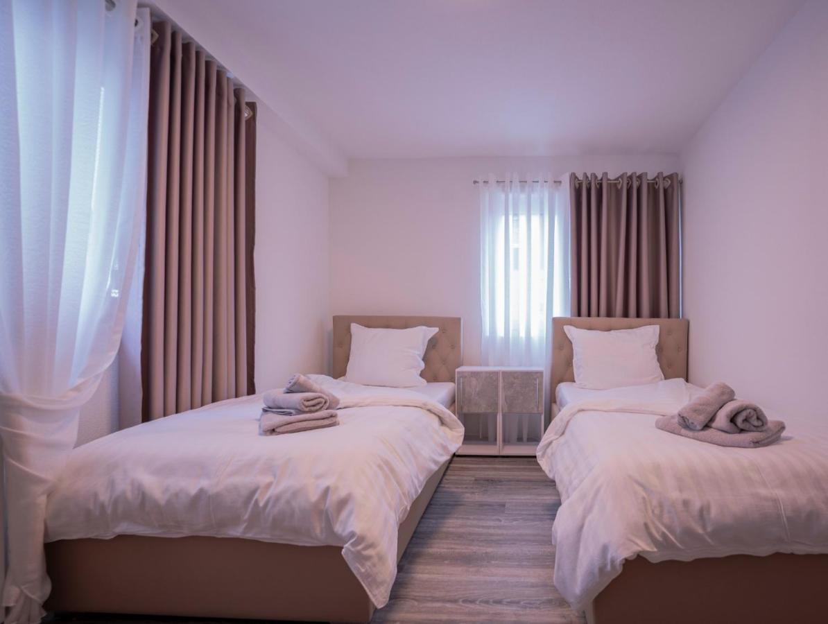 Dettingen an der Erms Village Bistro & Bar Fremdenzimmer מראה חיצוני תמונה