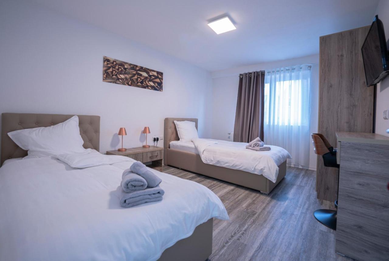 Dettingen an der Erms Village Bistro & Bar Fremdenzimmer מראה חיצוני תמונה