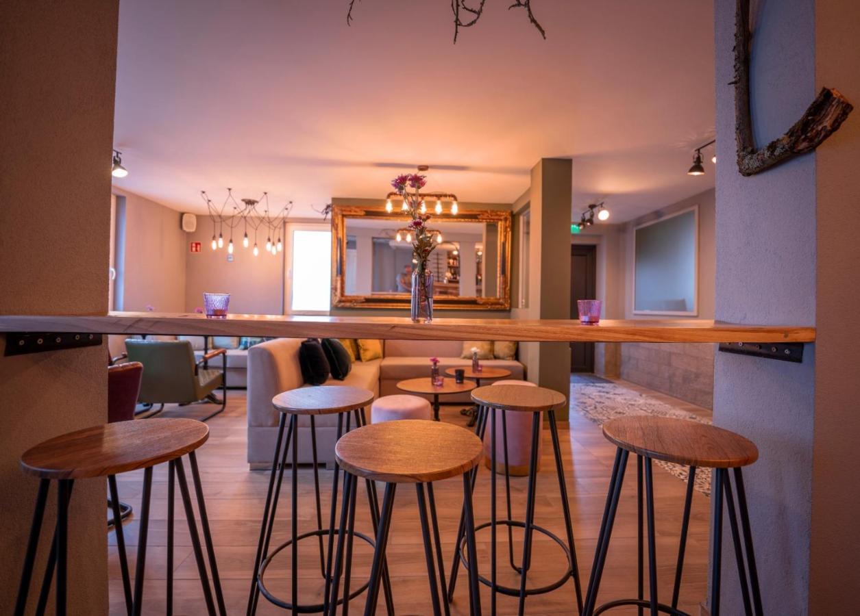 Dettingen an der Erms Village Bistro & Bar Fremdenzimmer מראה חיצוני תמונה