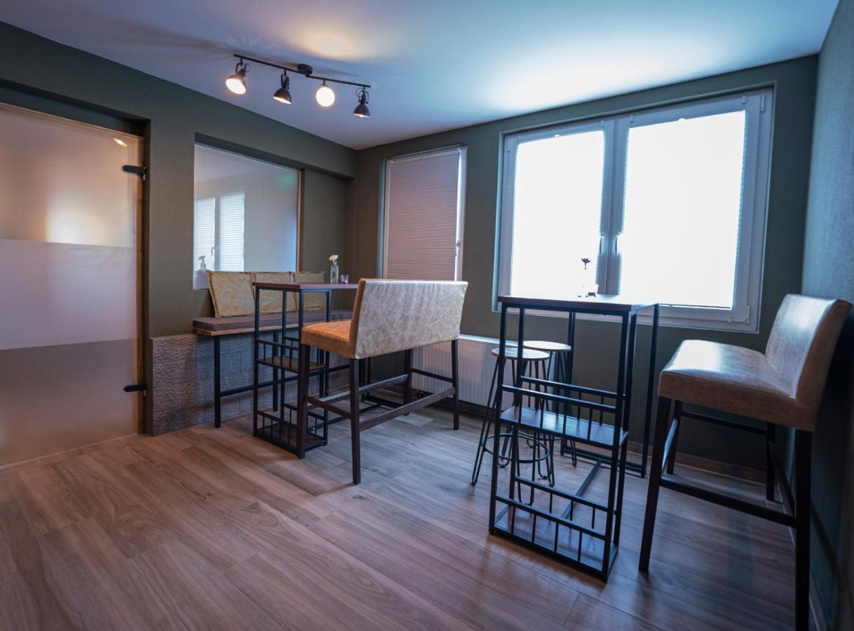 Dettingen an der Erms Village Bistro & Bar Fremdenzimmer מראה חיצוני תמונה