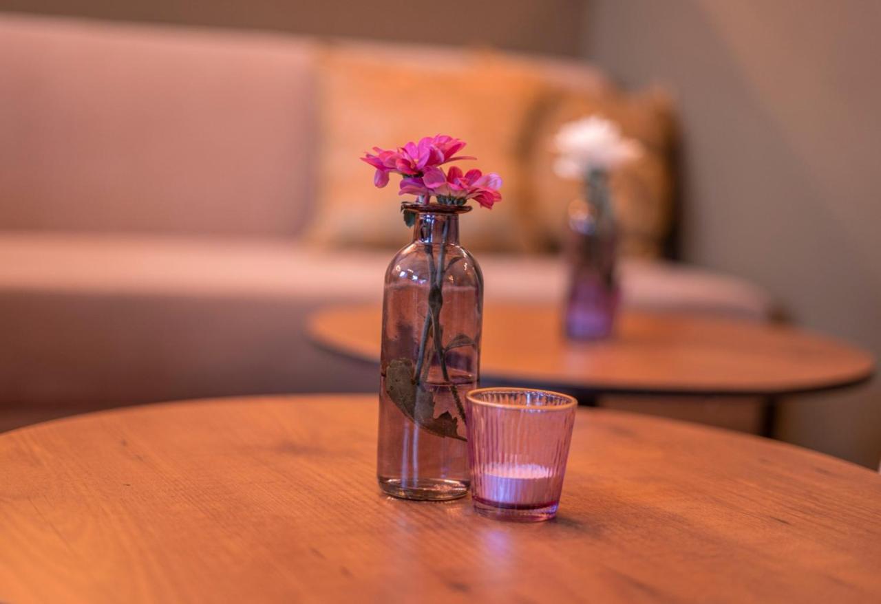 Dettingen an der Erms Village Bistro & Bar Fremdenzimmer מראה חיצוני תמונה