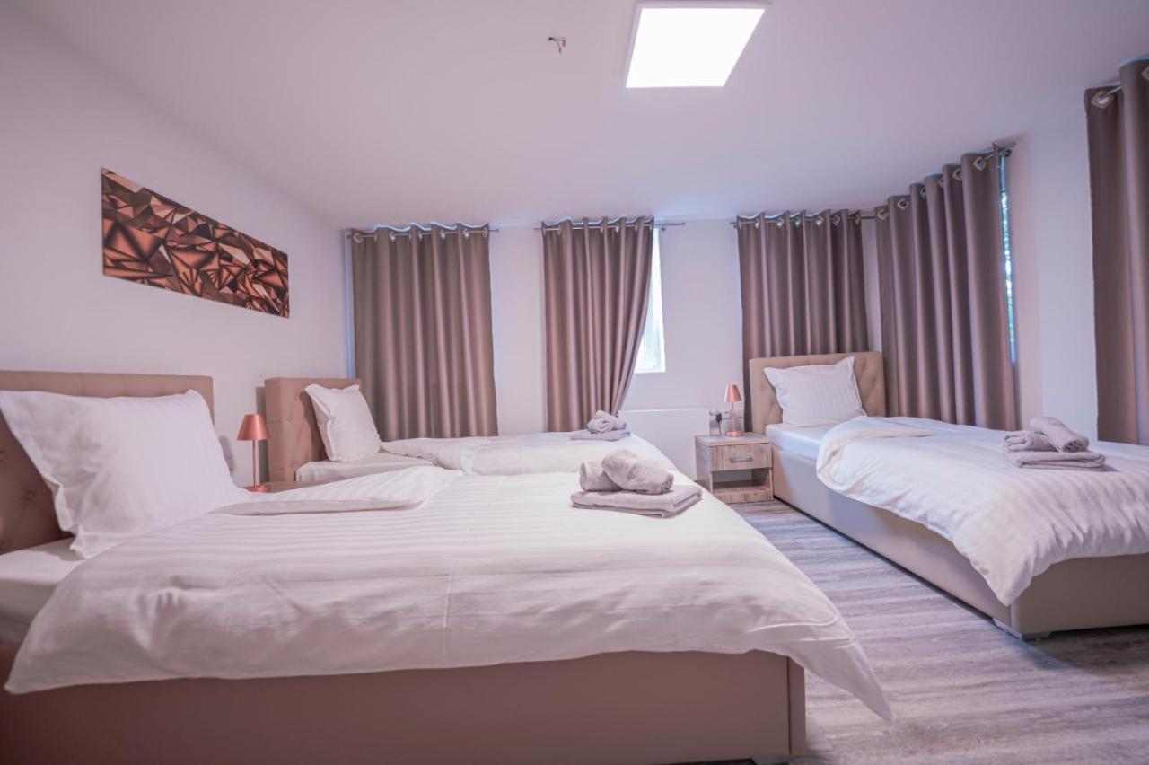 Dettingen an der Erms Village Bistro & Bar Fremdenzimmer מראה חיצוני תמונה