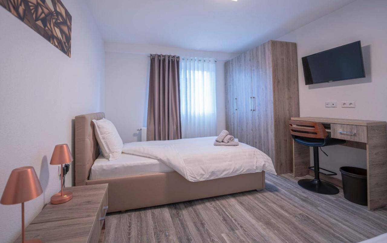Dettingen an der Erms Village Bistro & Bar Fremdenzimmer מראה חיצוני תמונה