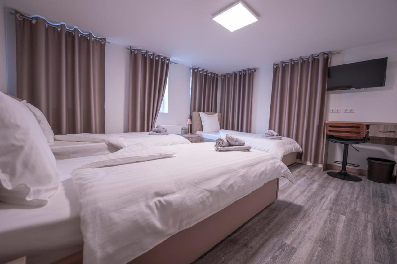 Dettingen an der Erms Village Bistro & Bar Fremdenzimmer מראה חיצוני תמונה